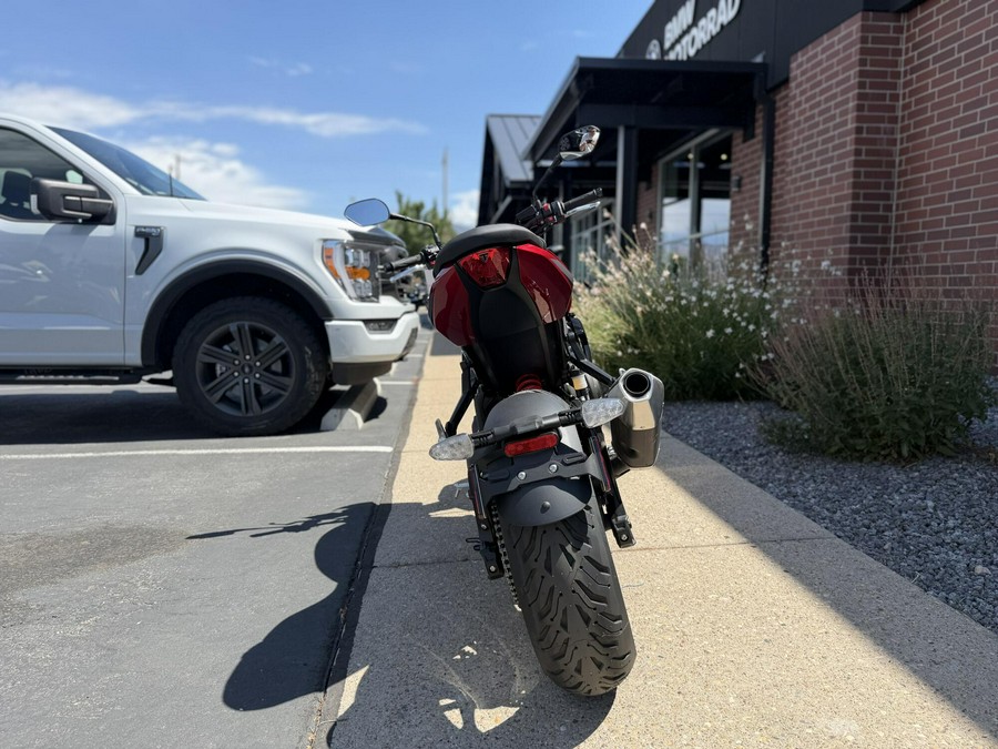 2026 Triumph Trident 800 Carnival Red
