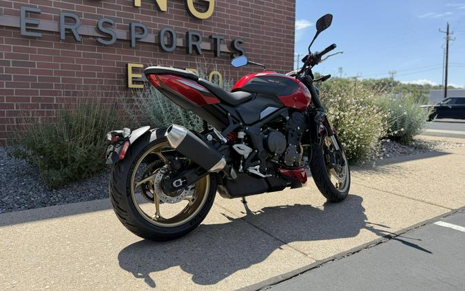 2026 Triumph Trident 800 Carnival Red