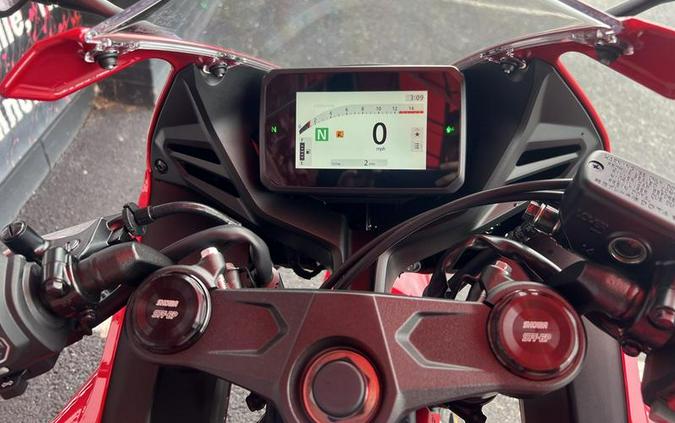 2026 Honda® CBR650R E-Clutch