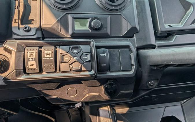2025 Can-Am Defender Limited