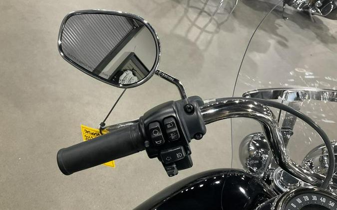 2022 Harley-Davidson® FLHCS - Heritage Classic 114