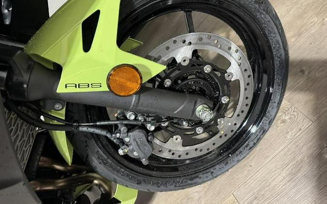 2026 Kawasaki Ninja® 500 SE ABS