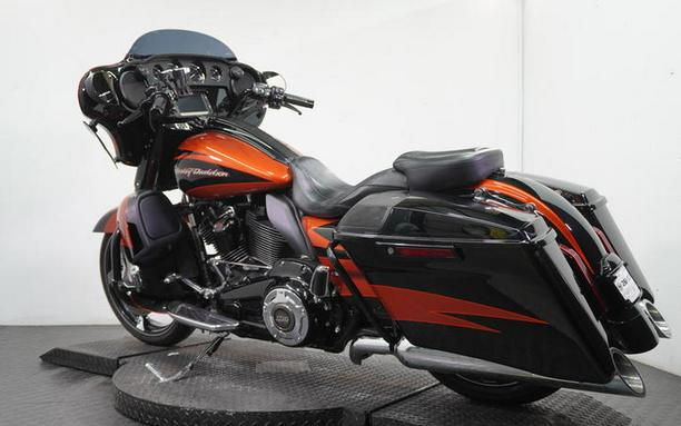 2017 Harley-Davidson® FLHXSE - CVO™ Street Glide®