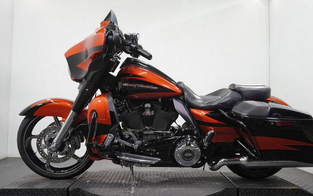 2017 Harley-Davidson® FLHXSE - CVO™ Street Glide®