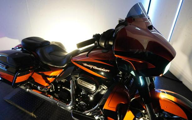 2017 Harley-Davidson® FLHXSE - CVO™ Street Glide®