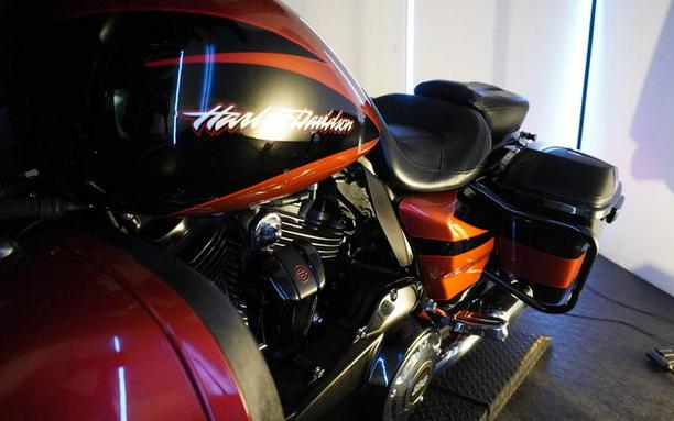 2017 Harley-Davidson® FLHXSE - CVO™ Street Glide®