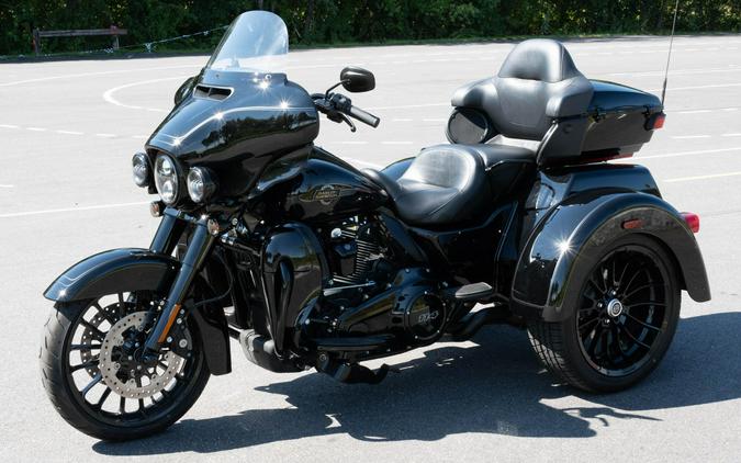 2025 Harley-Davidson Tri Glide Ultra FLHTCUTG