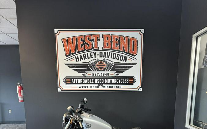 2020 Harley Davidson Iron 883 Baracuda Silver Denim