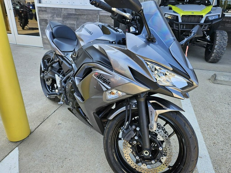 2021 Kawasaki Ninja 650 ABS Metallic Graphite Gray/Metallic Spa
