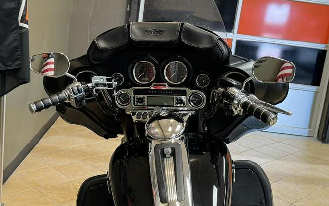 2010 Harley-Davidson® FLHTCU - Ultra Classic® Electra Glide