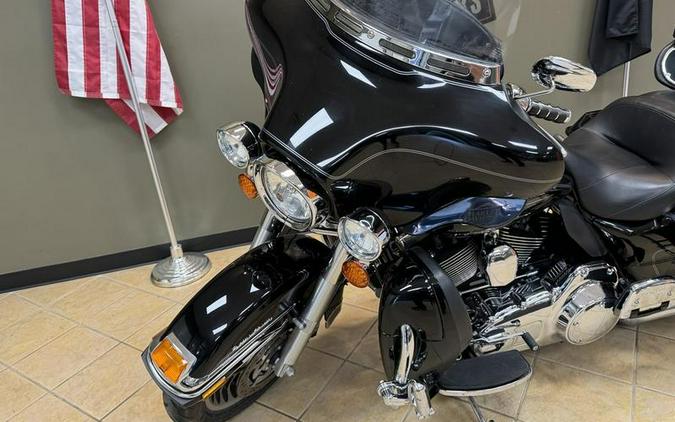 2010 Harley-Davidson® FLHTCU - Ultra Classic® Electra Glide