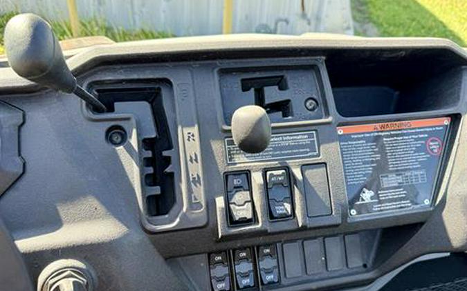 2023 Honda Pioneer 1000-6 Deluxe Crew