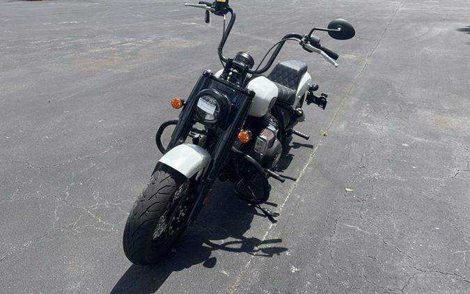 2024 Indian Chief Bobber Ghost White Metallic Smoke