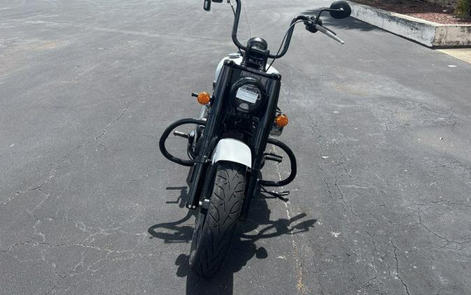 2024 Indian Chief Bobber Ghost White Metallic Smoke