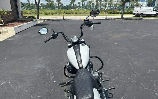 2024 Indian Chief Bobber Ghost White Metallic Smoke