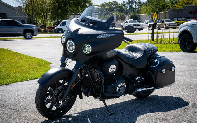 2018 Indian Motorcycle® Chieftain® Dark Horse® ABS Thunder Black Smoke