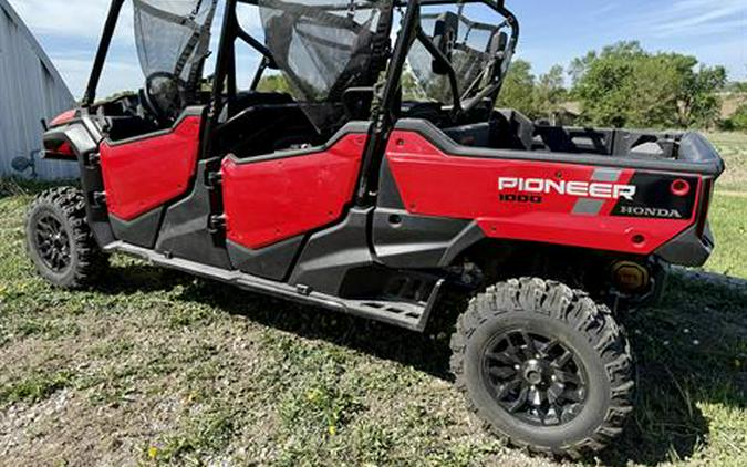 2023 Honda Pioneer 1000-6 Deluxe Crew