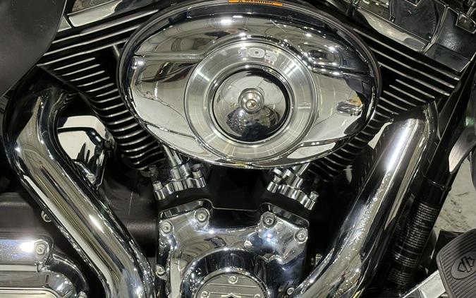 2012 Harley-Davidson® Ultra Classic™ Electra Glide® Vivid Black