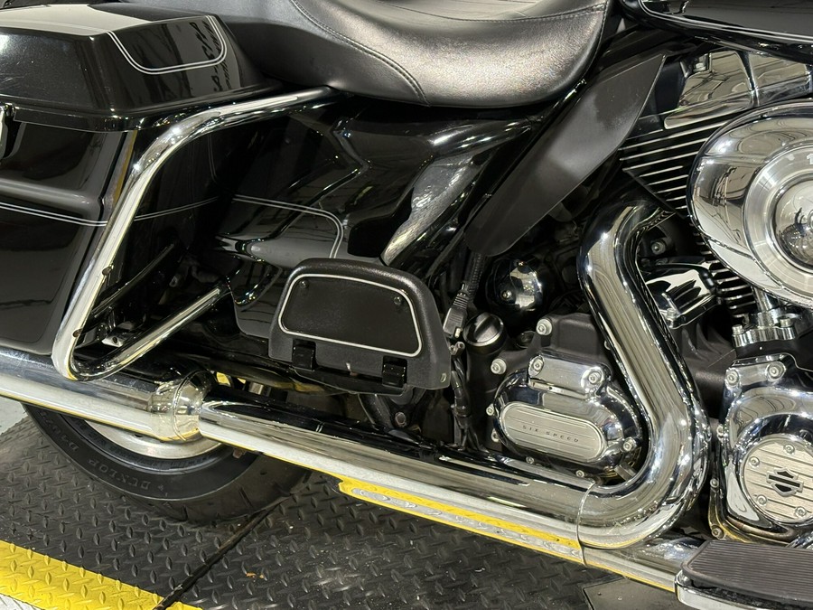 2012 Harley-Davidson® Ultra Classic™ Electra Glide® Vivid Black