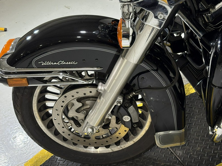 2012 Harley-Davidson® Ultra Classic™ Electra Glide® Vivid Black