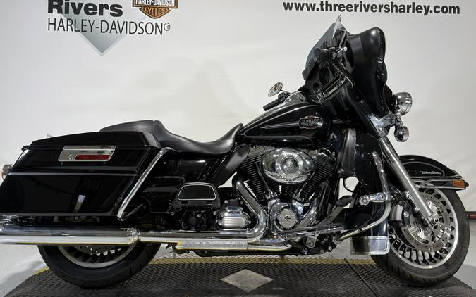 2012 Harley-Davidson® Ultra Classic™ Electra Glide® Vivid Black