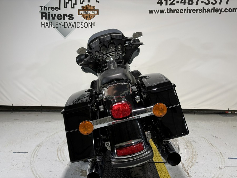 2012 Harley-Davidson® Ultra Classic™ Electra Glide® Vivid Black