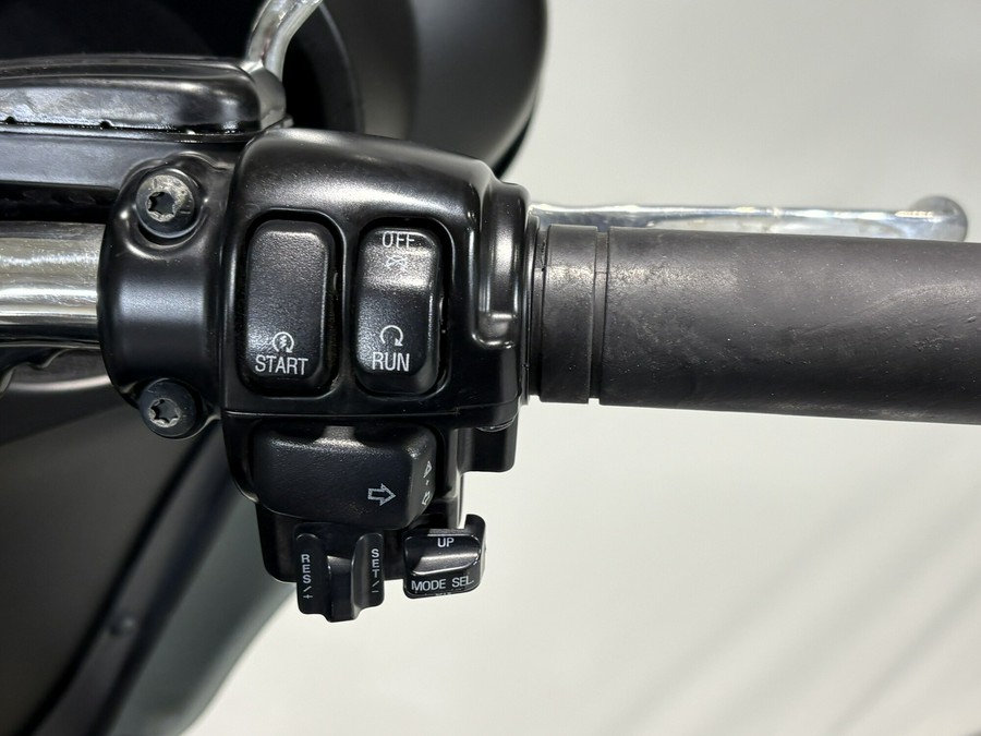 2012 Harley-Davidson® Ultra Classic™ Electra Glide® Vivid Black