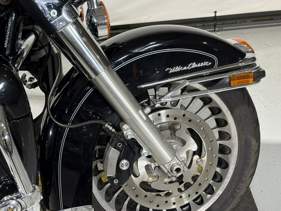 2012 Harley-Davidson® Ultra Classic™ Electra Glide® Vivid Black