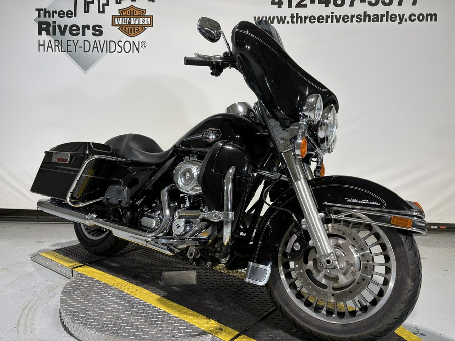 2012 Harley-Davidson® Ultra Classic™ Electra Glide® Vivid Black