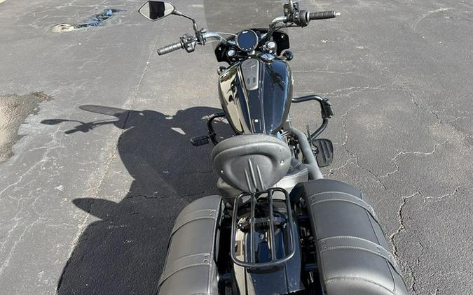 2025 Indian Super Scout Black Metallic