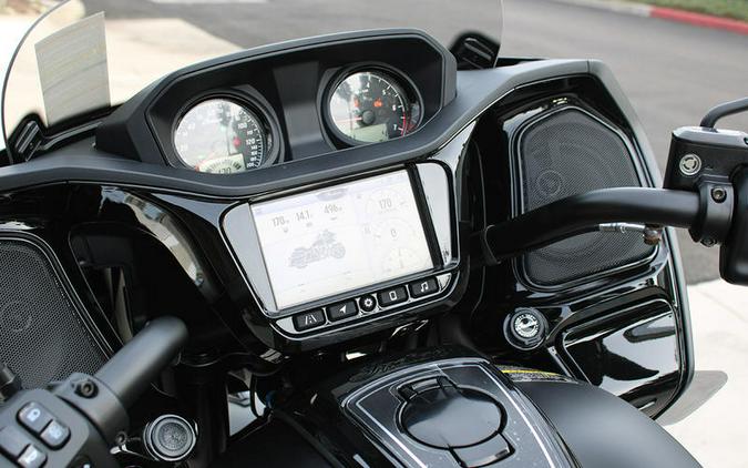 2026 Indian Motorcycle® Challenger® Dark Horse® Black Smoke