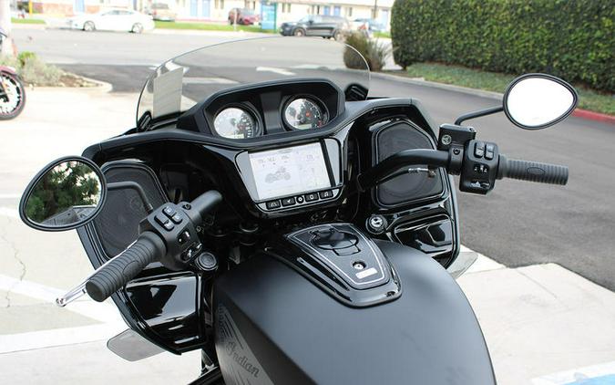 2026 Indian Motorcycle® Challenger® Dark Horse® Black Smoke
