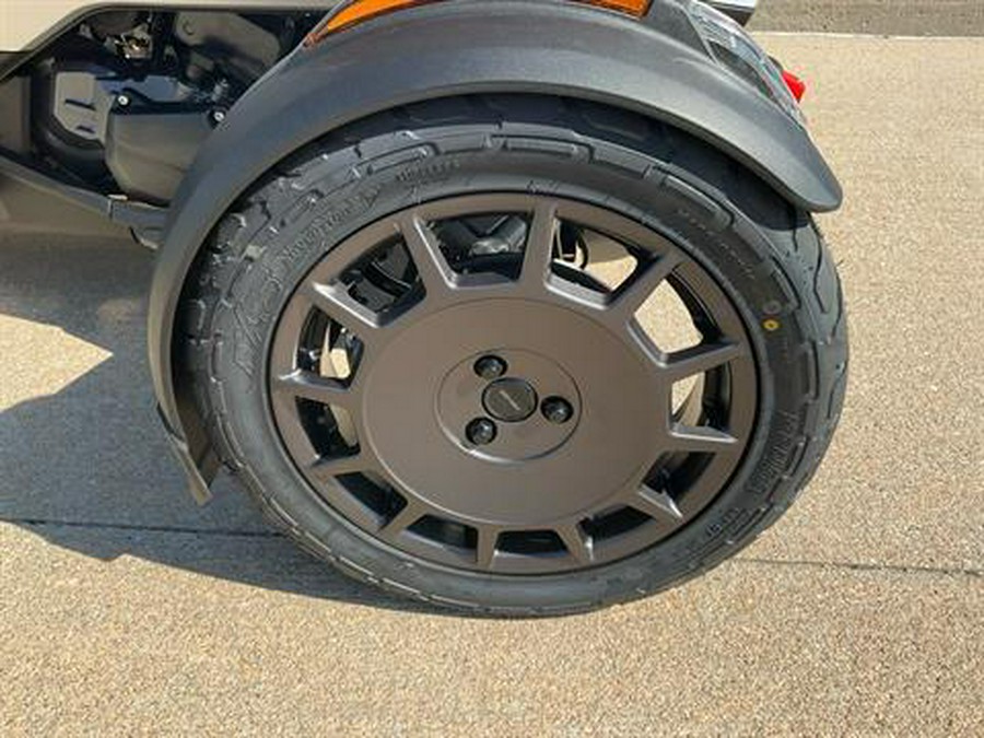 2025 Can-Am Canyon XT