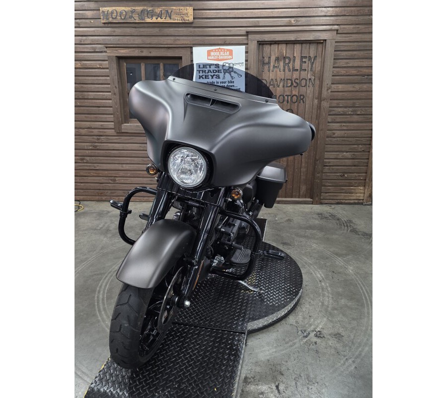 2020 Harley-Davidson® Street Glide® Special RVR RCK GRY DNM