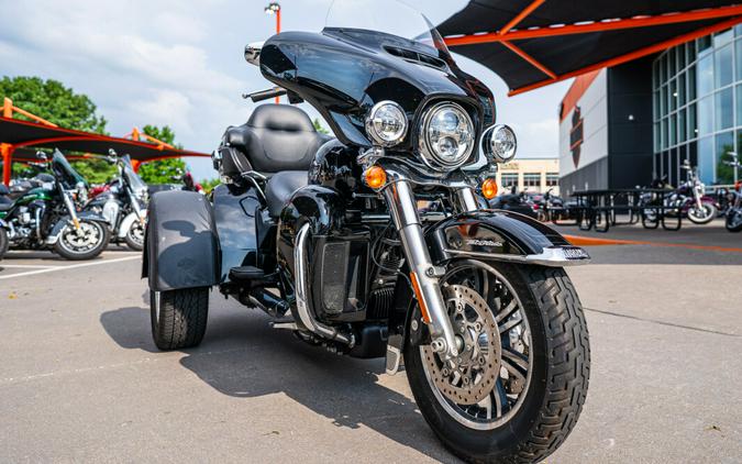 2022 Tri Glide Ultra FLHTCUTG