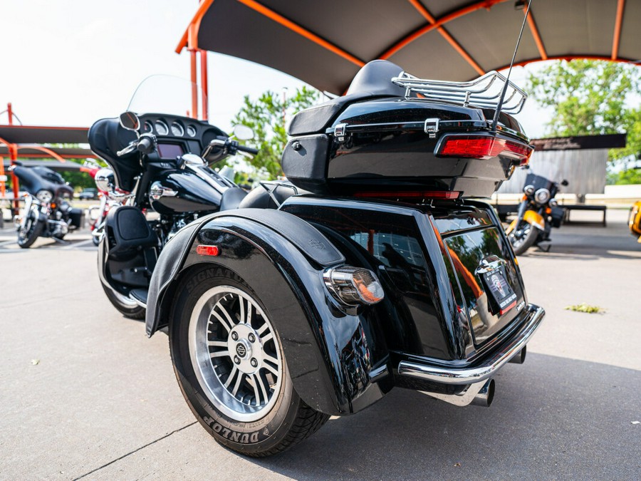 2022 Tri Glide Ultra FLHTCUTG