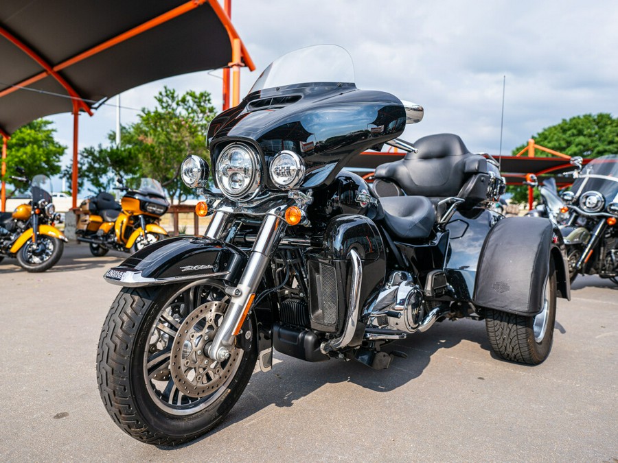 2022 Tri Glide Ultra FLHTCUTG