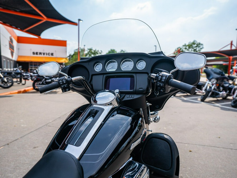 2022 Tri Glide Ultra FLHTCUTG