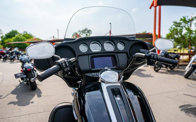 2022 Tri Glide Ultra FLHTCUTG