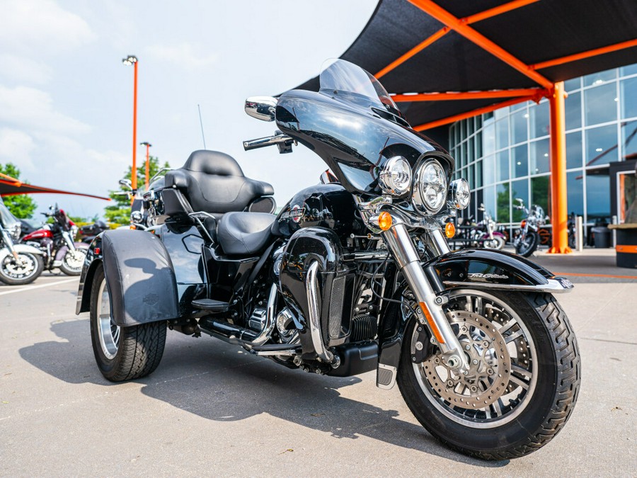 2022 Tri Glide Ultra FLHTCUTG