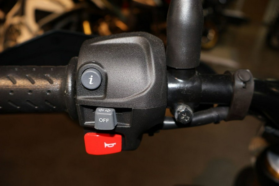 2025 Triumph Scrambler 400 X Carnival Red / Phantom Black