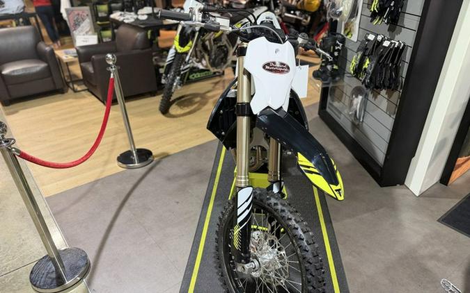 2025 Triumph TF 250-X Jet BlackPure White