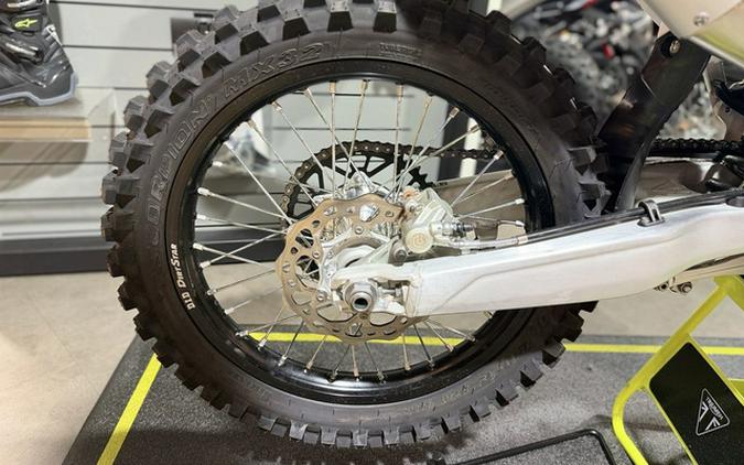 2025 Triumph TF 250-X Jet BlackPure White