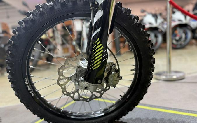 2025 Triumph TF 250-X Jet BlackPure White