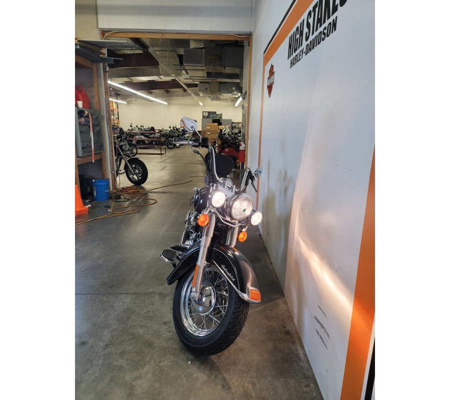 2014 Harley-Davidson® Heritage Softail® Classic Black FLSTC103
