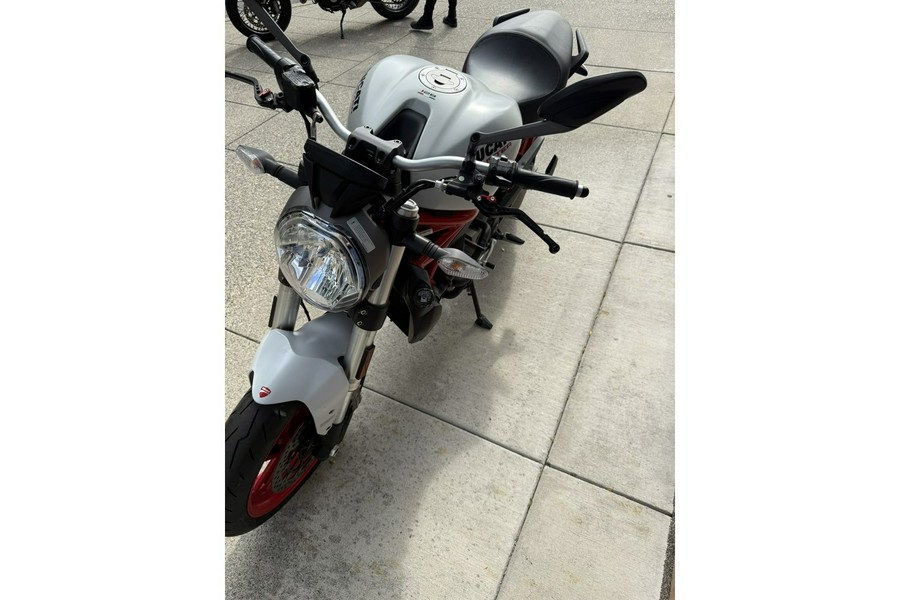 2015 Ducati Monster 821