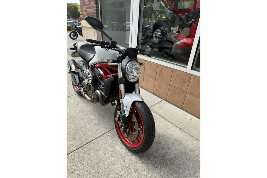 2015 Ducati Monster 821