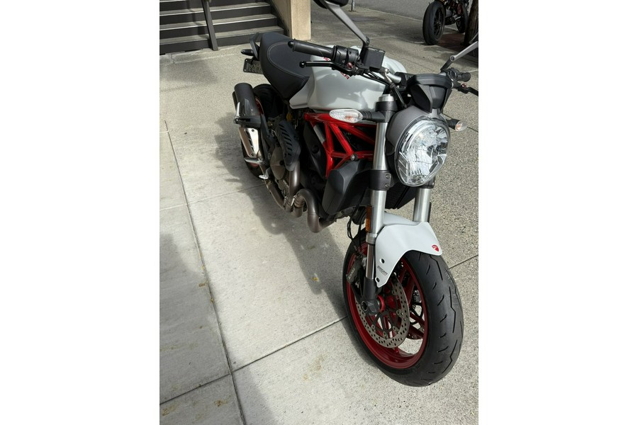 2015 Ducati Monster 821