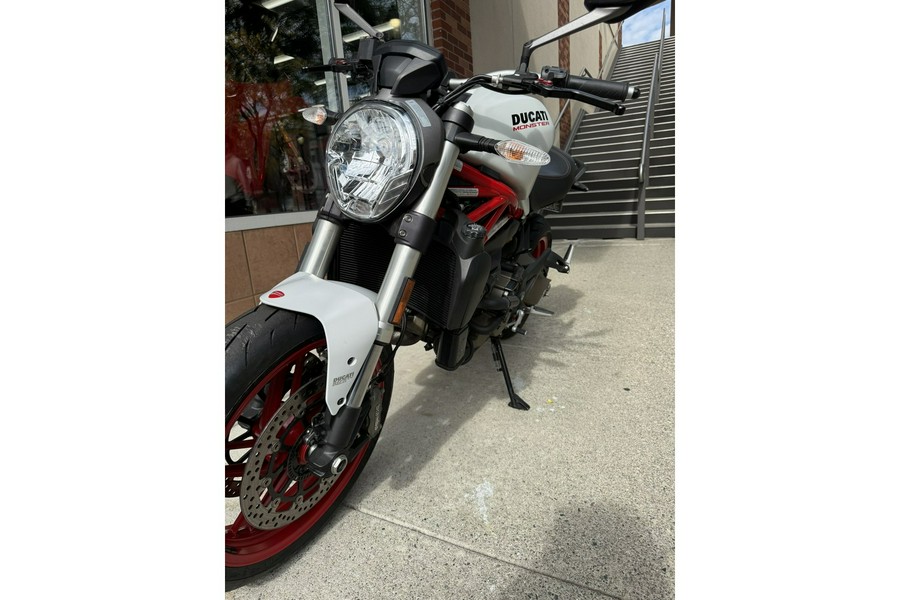 2015 Ducati Monster 821