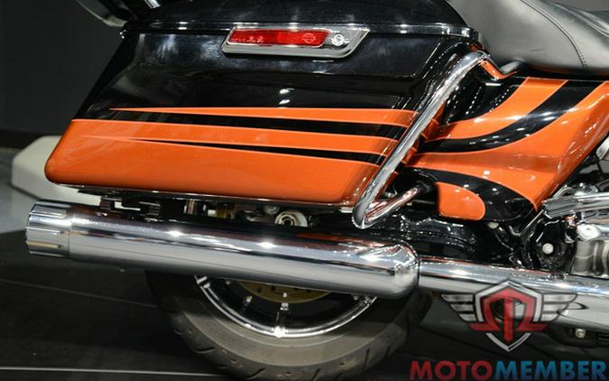 2015 Harley-Davidson FLTRUSE - CVO Road Glide Ultra